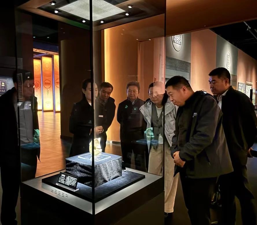 探訪紅山文化遺跡 追尋中華文明曙光——市政協(xié)開展文物文化遺址保護(hù)服務(wù)主題界別活動(dòng)紀(jì)實(shí)